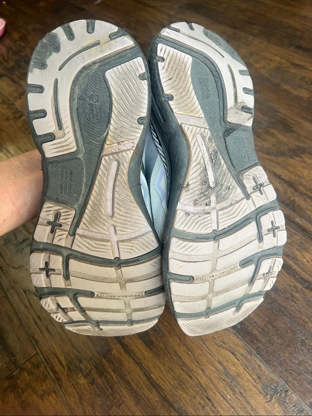 Brooks woman’s Adrenaline GTS 23 grey/black/purple size 10 MB